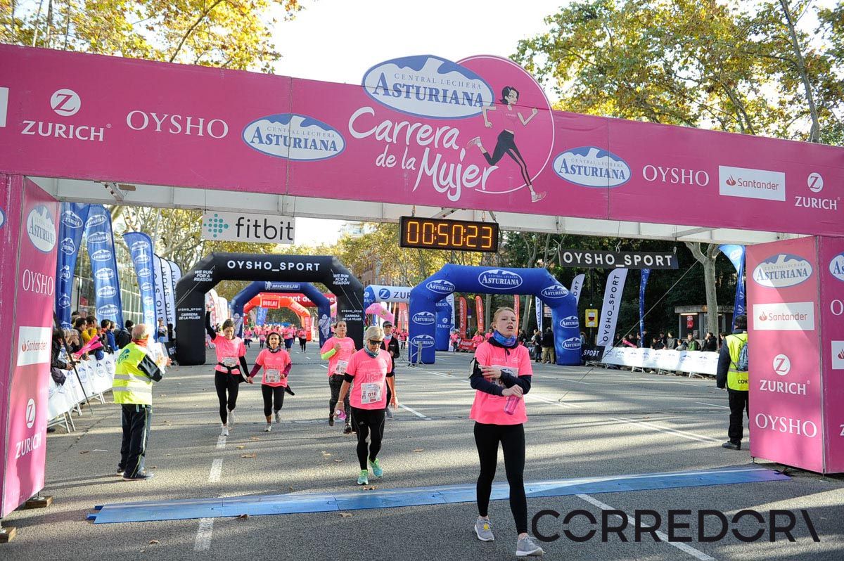 Llegada de la Carrera de la Mujer de Barcelona (ARCO IZQUIERDO 12)
