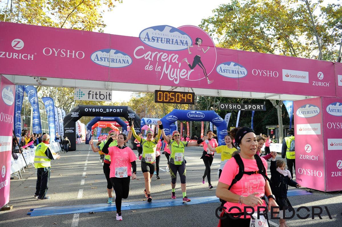 Llegada de la Carrera de la Mujer de Barcelona (ARCO IZQUIERDO 12)