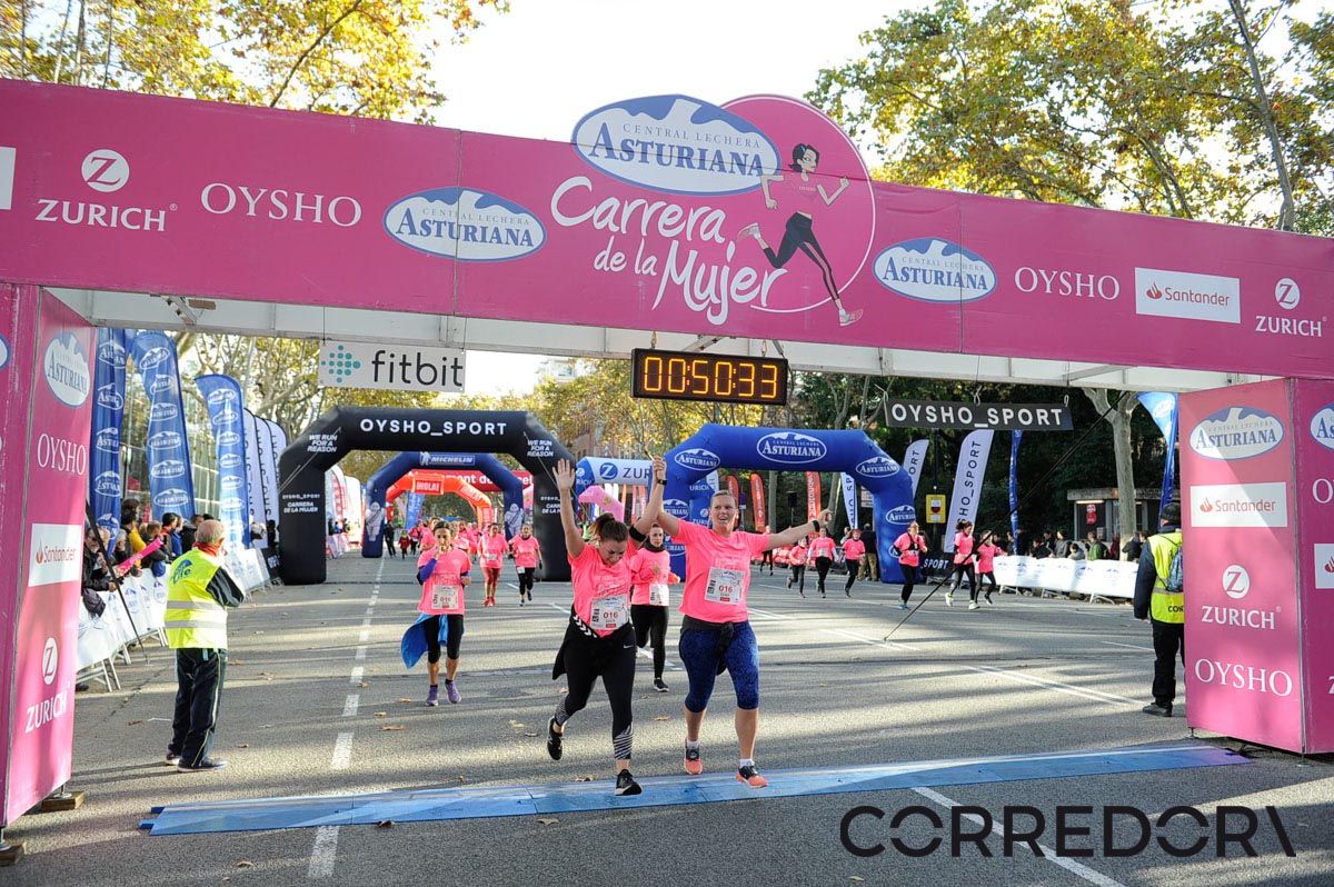 Llegada de la Carrera de la Mujer de Barcelona (ARCO IZQUIERDO 12)