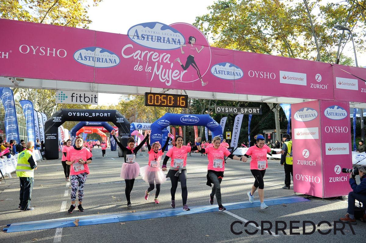 Llegada de la Carrera de la Mujer de Barcelona (ARCO IZQUIERDO 12)