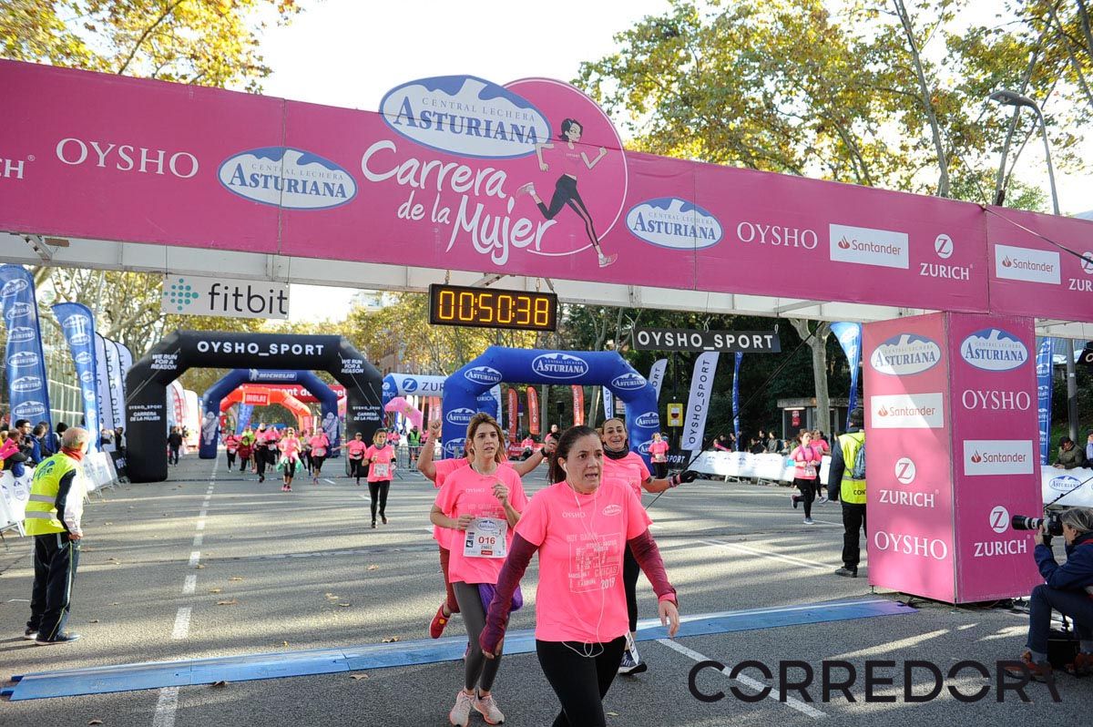 Llegada de la Carrera de la Mujer de Barcelona (ARCO IZQUIERDO 12)