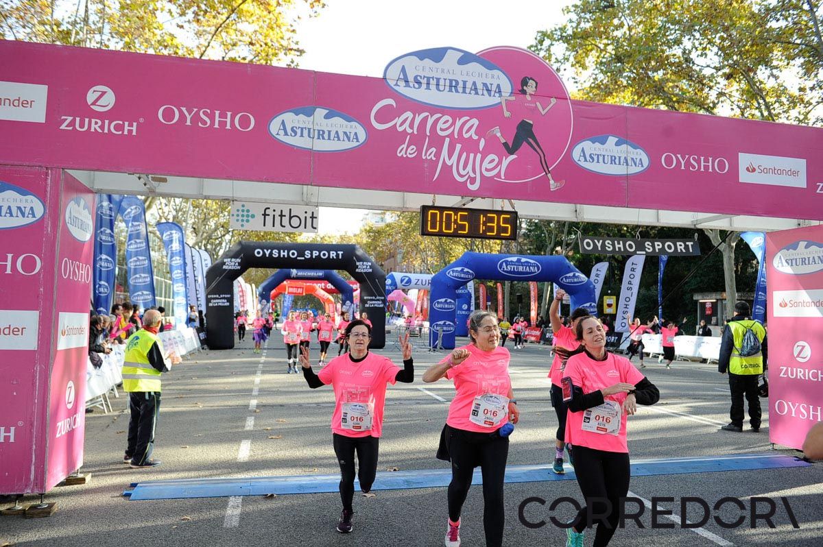Llegada de la Carrera de la Mujer de Barcelona (ARCO IZQUIERDO 13)