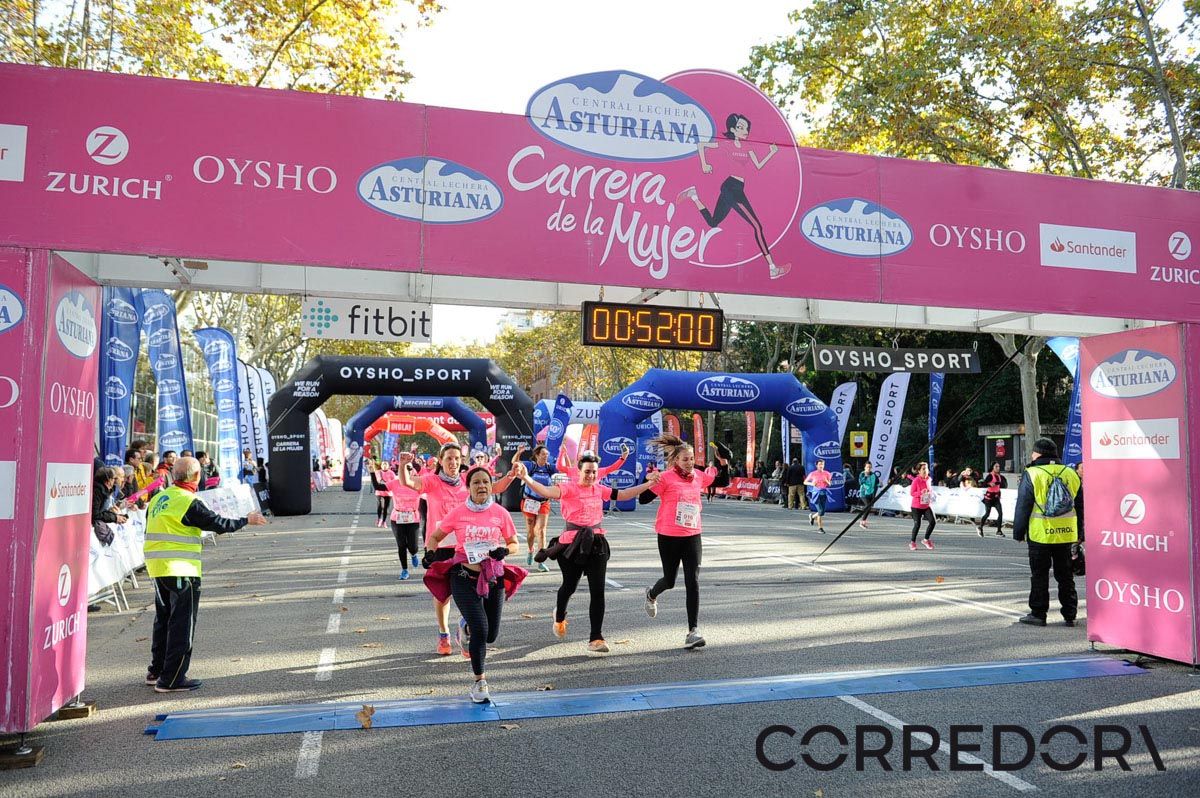 Llegada de la Carrera de la Mujer de Barcelona (ARCO IZQUIERDO 14)