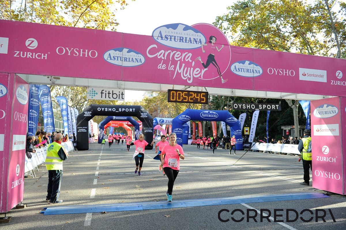 Llegada de la Carrera de la Mujer de Barcelona (ARCO IZQUIERDO 14)