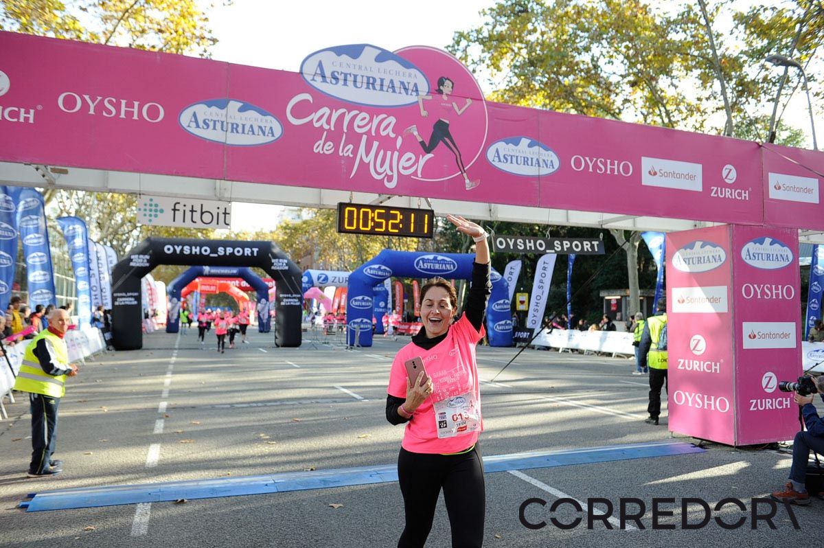 Llegada de la Carrera de la Mujer de Barcelona (ARCO IZQUIERDO 14)