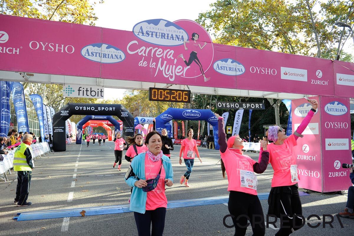 Llegada de la Carrera de la Mujer de Barcelona (ARCO IZQUIERDO 14)
