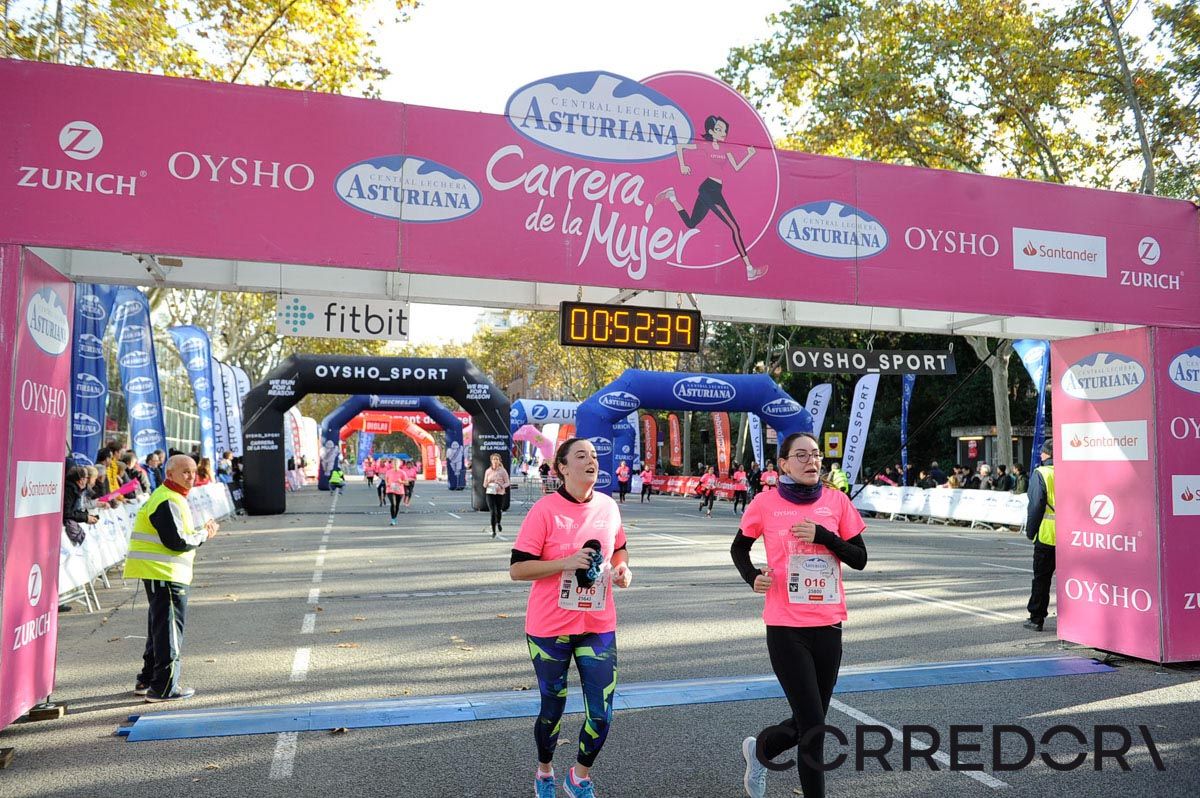 Llegada de la Carrera de la Mujer de Barcelona (ARCO IZQUIERDO 14)