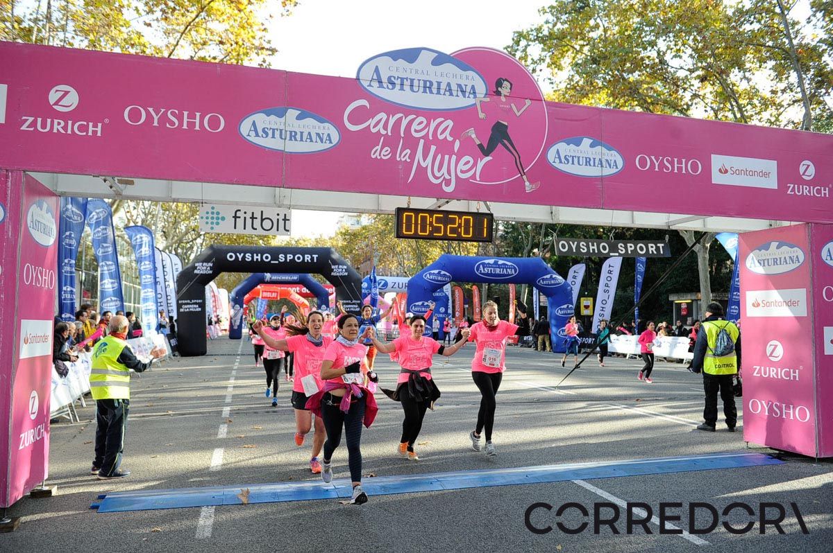 Llegada de la Carrera de la Mujer de Barcelona (ARCO IZQUIERDO 14)