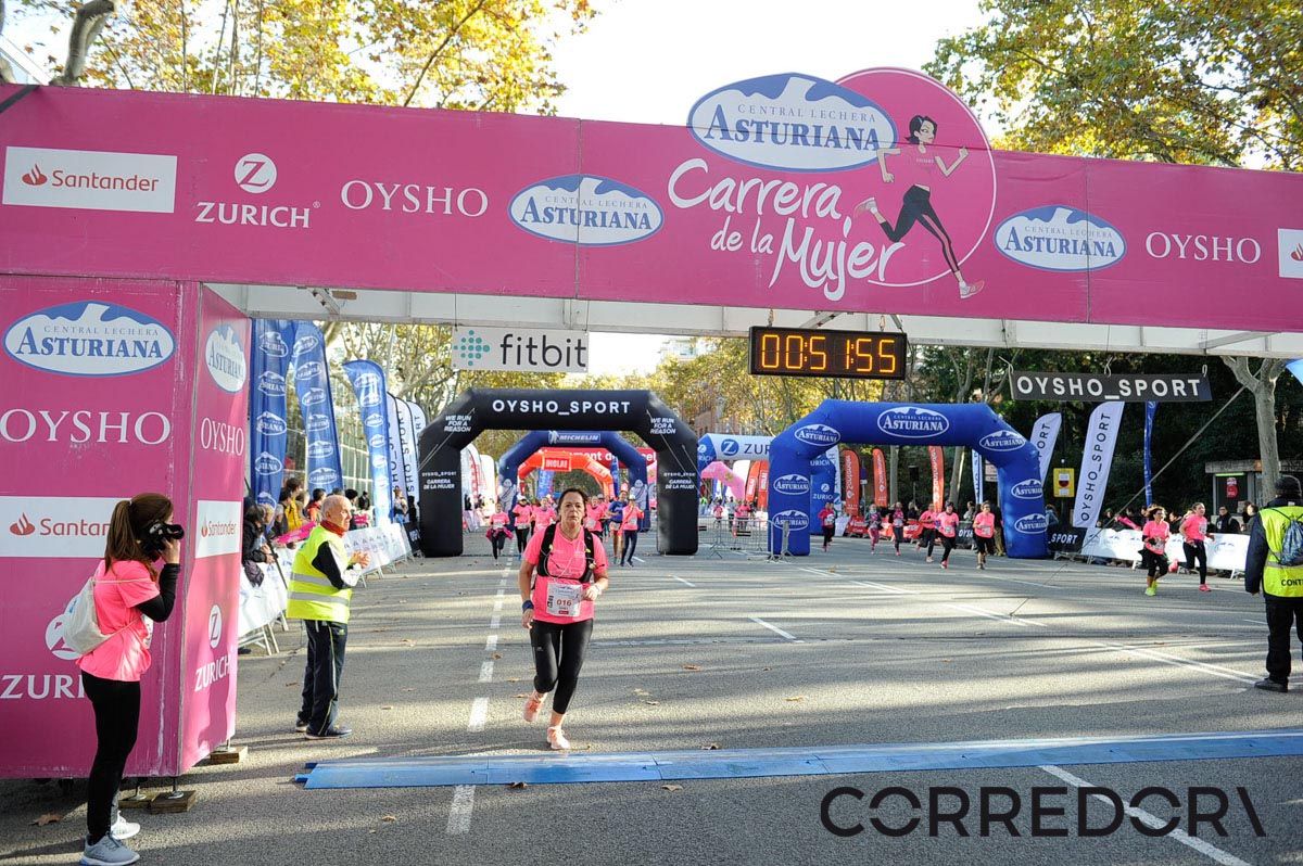 Llegada de la Carrera de la Mujer de Barcelona (ARCO IZQUIERDO 14)
