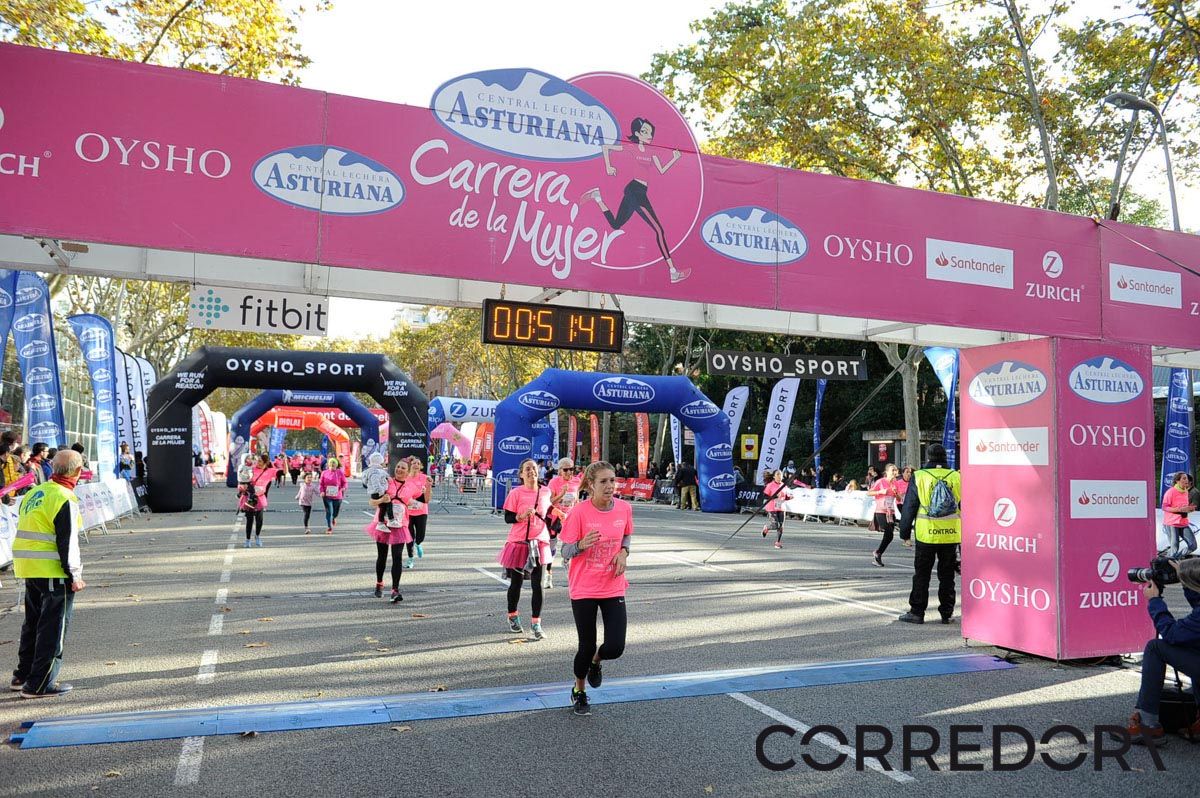 Llegada de la Carrera de la Mujer de Barcelona (ARCO IZQUIERDO 14)
