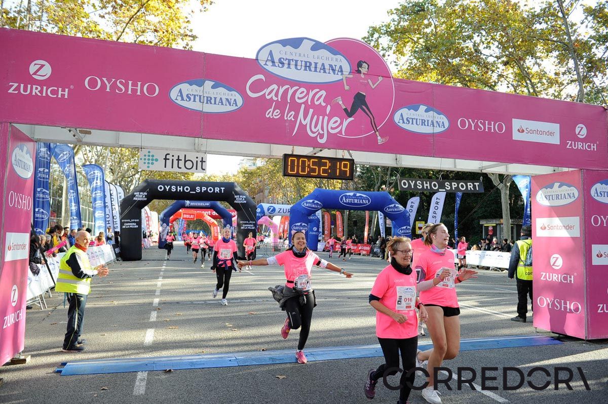 Llegada de la Carrera de la Mujer de Barcelona (ARCO IZQUIERDO 14)