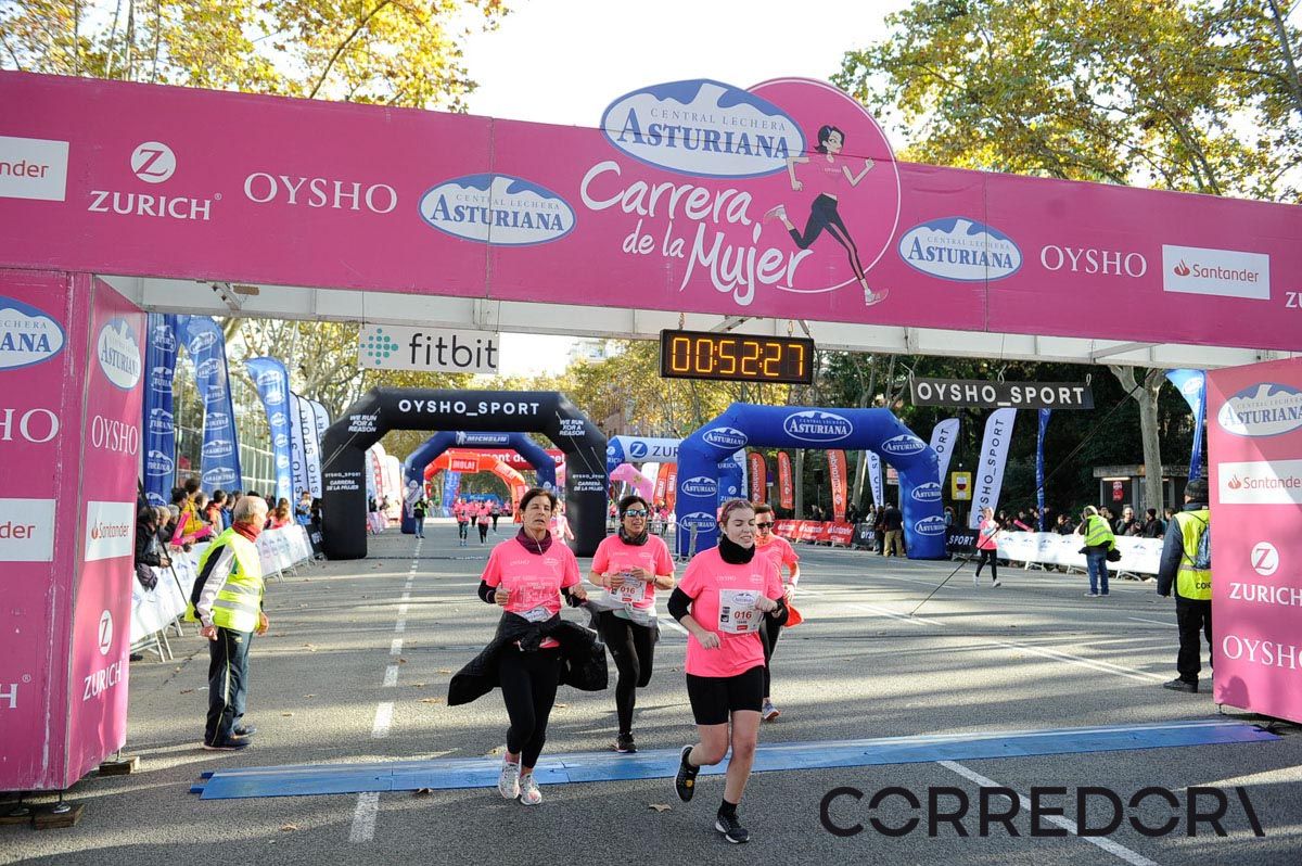 Llegada de la Carrera de la Mujer de Barcelona (ARCO IZQUIERDO 14)