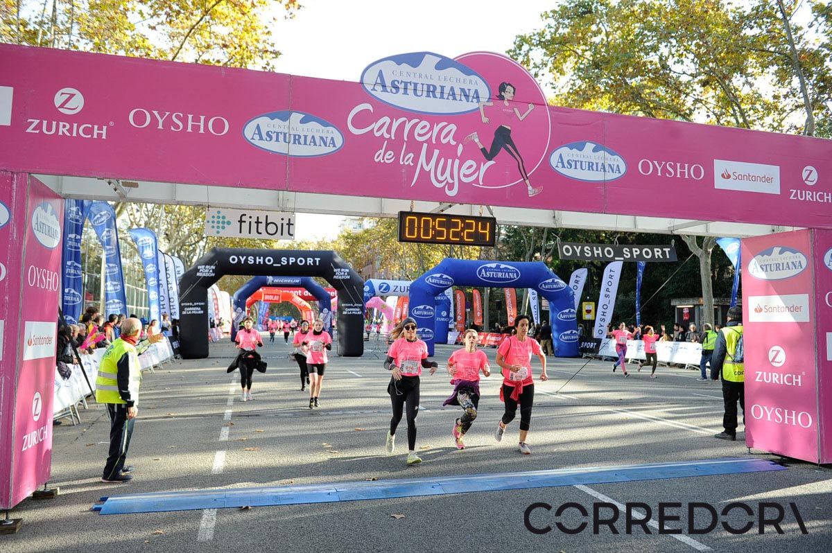 Llegada de la Carrera de la Mujer de Barcelona (ARCO IZQUIERDO 14)