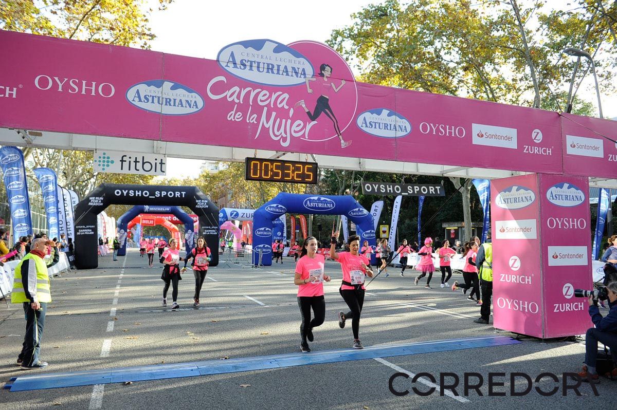 Llegada de la Carrera de la Mujer de Barcelona (ARCO IZQUIERDO 16)