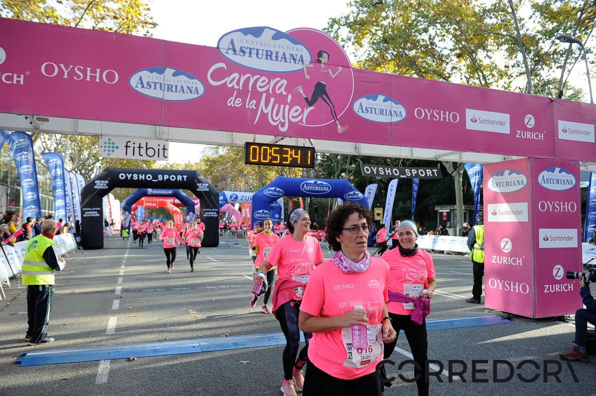 Llegada de la Carrera de la Mujer de Barcelona (ARCO IZQUIERDO 16)