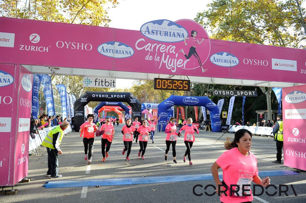 Llegada de la Carrera de la Mujer de Barcelona (ARCO IZQUIERDO 15)