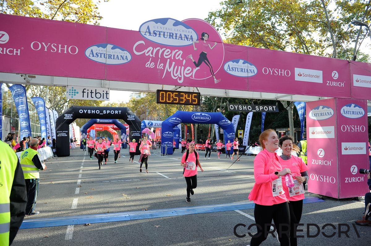 Llegada de la Carrera de la Mujer de Barcelona (ARCO IZQUIERDO 16)