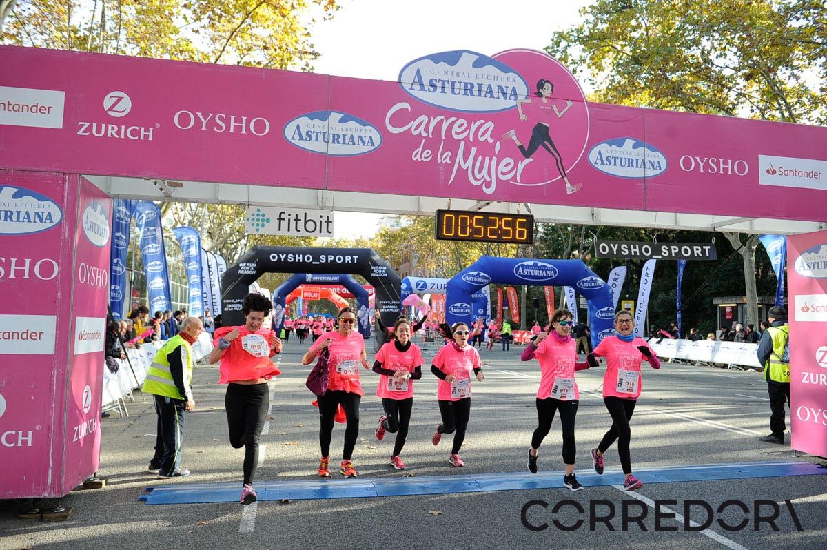 Llegada de la Carrera de la Mujer de Barcelona (ARCO IZQUIERDO 15)