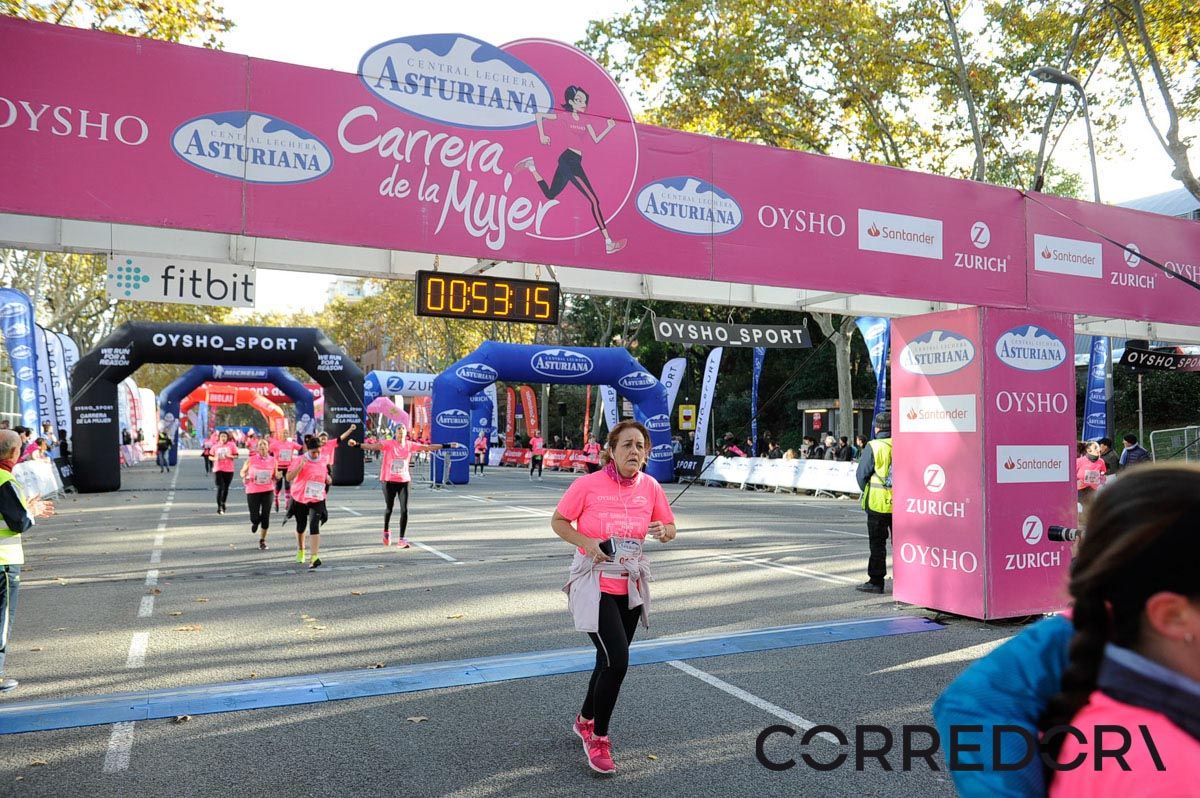 Llegada de la Carrera de la Mujer de Barcelona (ARCO IZQUIERDO 15)