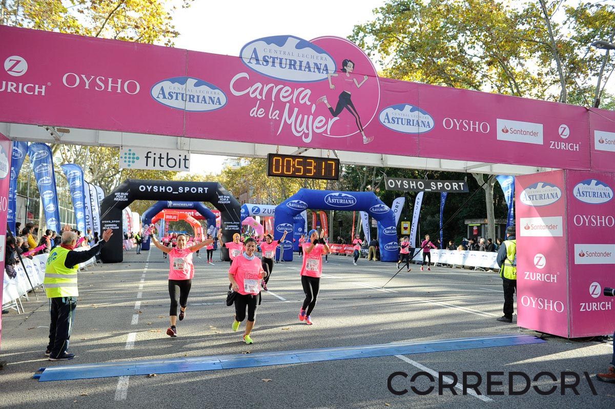 Llegada de la Carrera de la Mujer de Barcelona (ARCO IZQUIERDO 15)