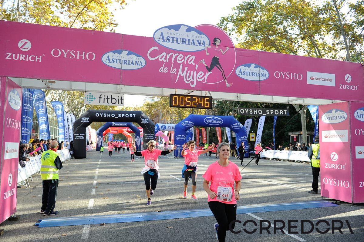 Llegada de la Carrera de la Mujer de Barcelona (ARCO IZQUIERDO 15)