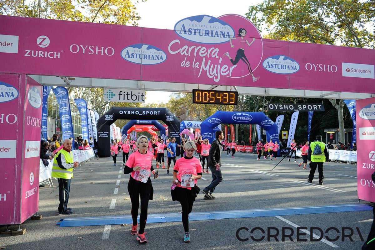 Llegada de la Carrera de la Mujer de Barcelona (ARCO IZQUIERDO 17)