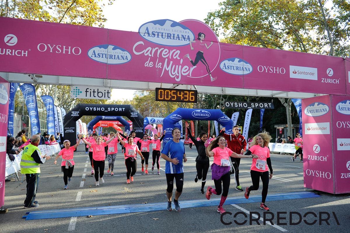 Llegada de la Carrera de la Mujer de Barcelona (ARCO IZQUIERDO 17)