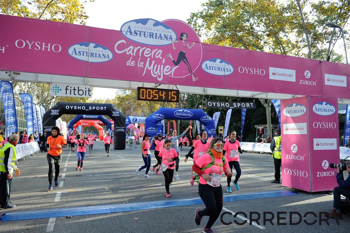 Llegada de la Carrera de la Mujer de Barcelona (ARCO IZQUIERDO 17)