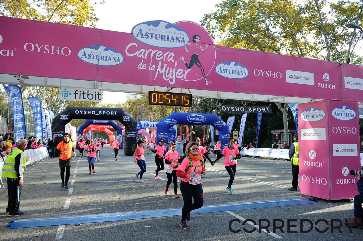 Llegada de la Carrera de la Mujer de Barcelona (ARCO IZQUIERDO 17)
