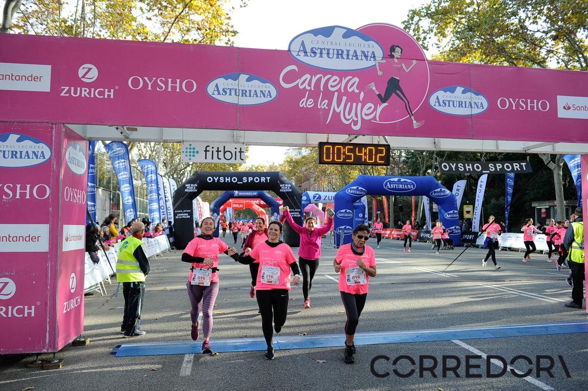 Llegada de la Carrera de la Mujer de Barcelona (ARCO IZQUIERDO 17)