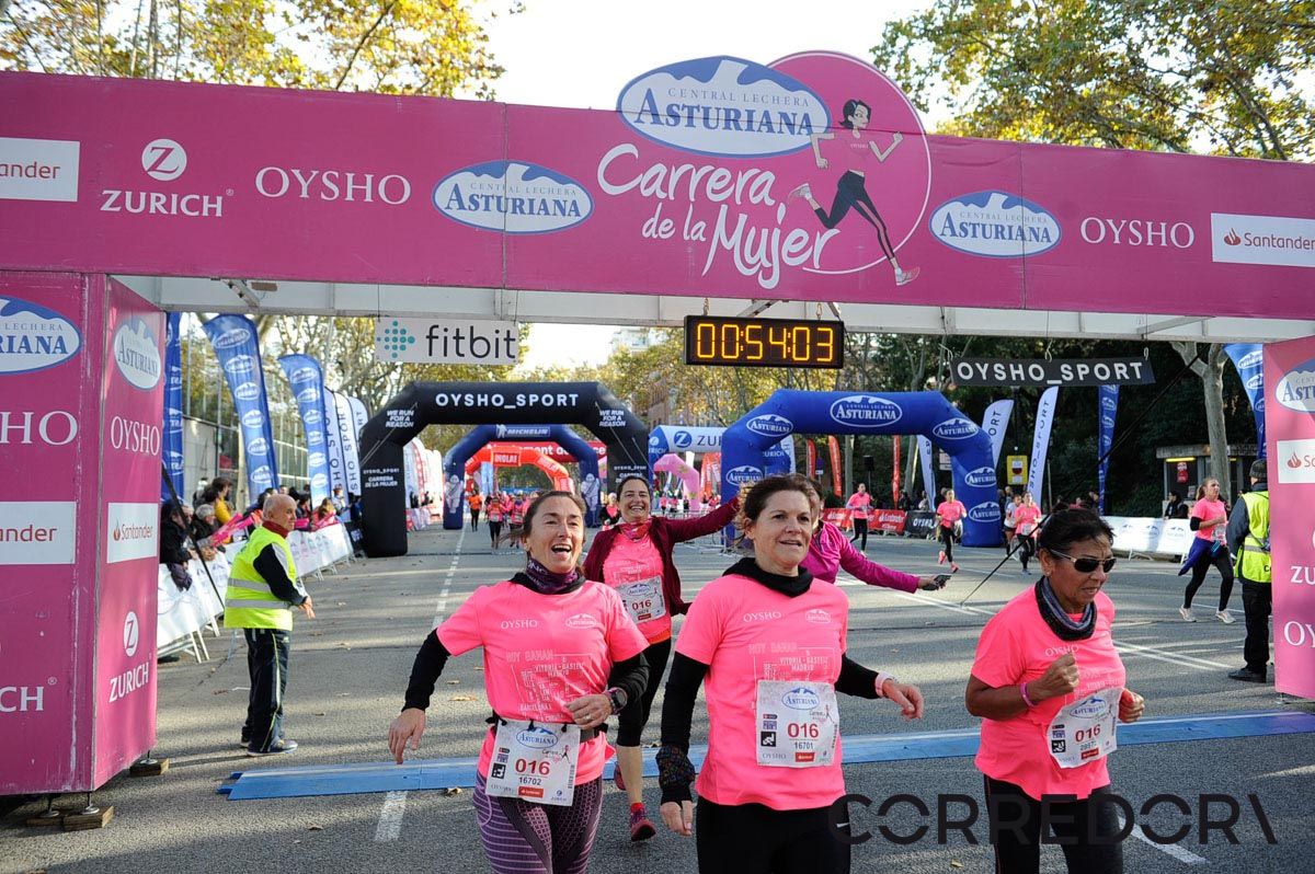 Llegada de la Carrera de la Mujer de Barcelona (ARCO IZQUIERDO 17)