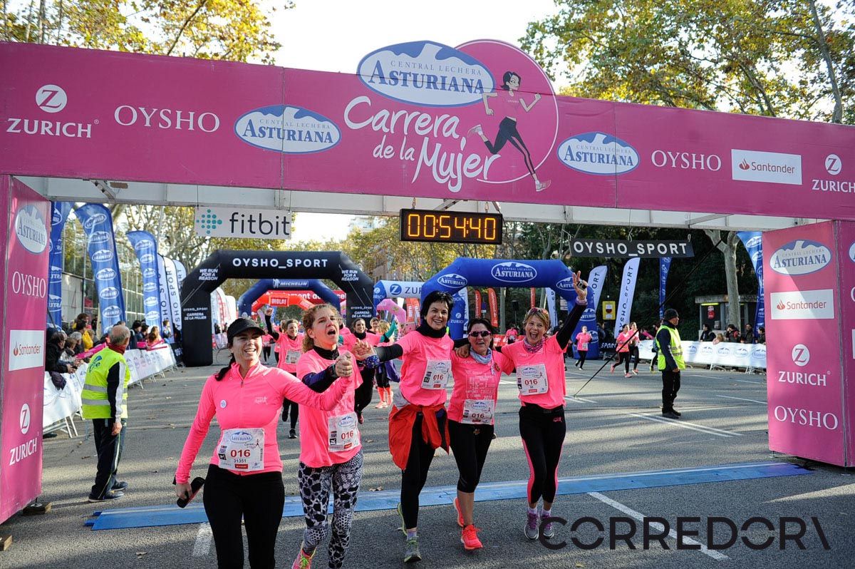 Llegada de la Carrera de la Mujer de Barcelona (ARCO IZQUIERDO 17)