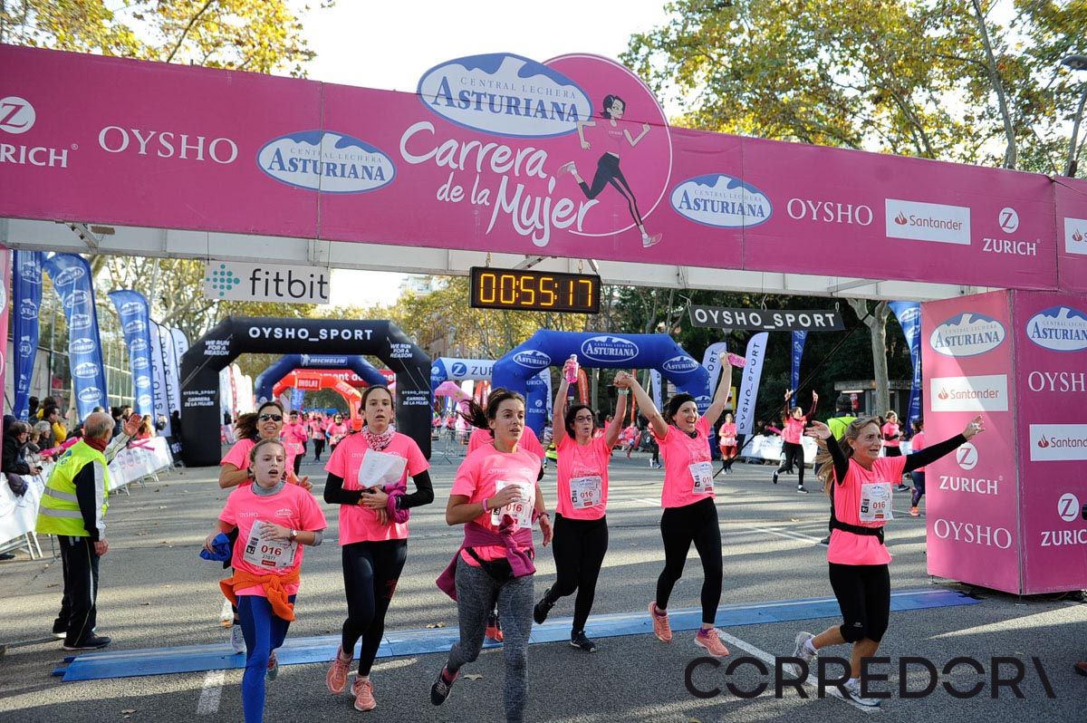 Llegada de la Carrera de la Mujer de Barcelona (ARCO IZQUIERDO 18)