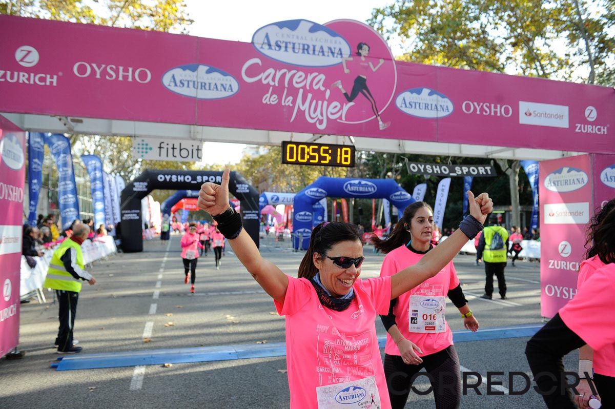 Llegada de la Carrera de la Mujer de Barcelona (ARCO IZQUIERDO 19)