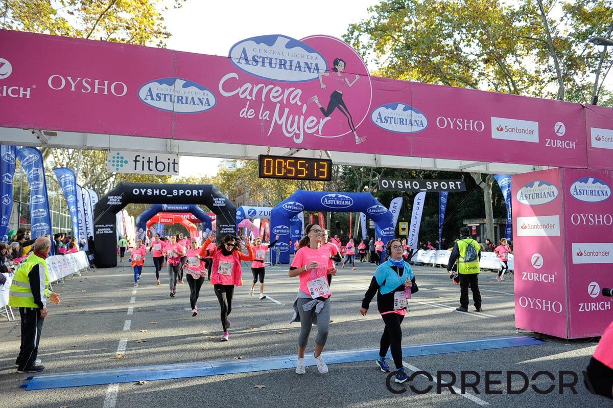 Llegada de la Carrera de la Mujer de Barcelona (ARCO IZQUIERDO 18)