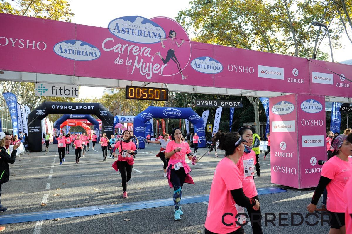 Llegada de la Carrera de la Mujer de Barcelona (ARCO IZQUIERDO 18)