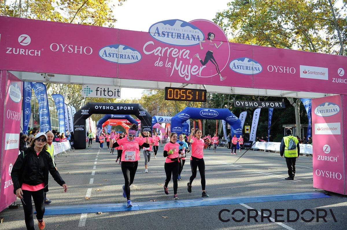 Llegada de la Carrera de la Mujer de Barcelona (ARCO IZQUIERDO 18)
