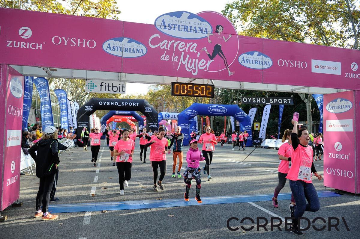 Llegada de la Carrera de la Mujer de Barcelona (ARCO IZQUIERDO 18)