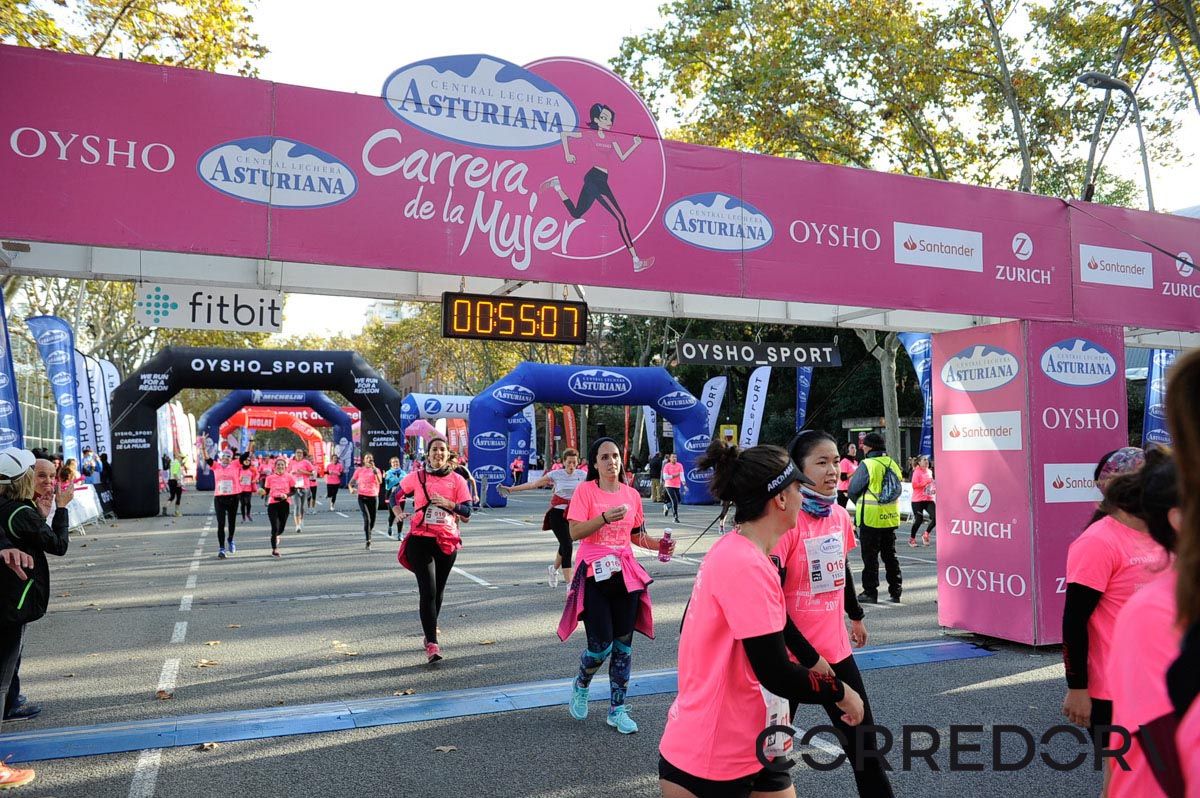 Llegada de la Carrera de la Mujer de Barcelona (ARCO IZQUIERDO 18)