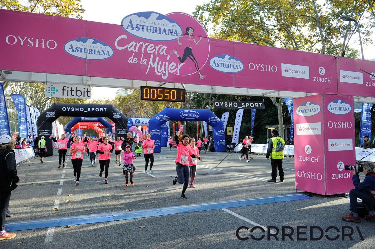 Llegada de la Carrera de la Mujer de Barcelona (ARCO IZQUIERDO 18)
