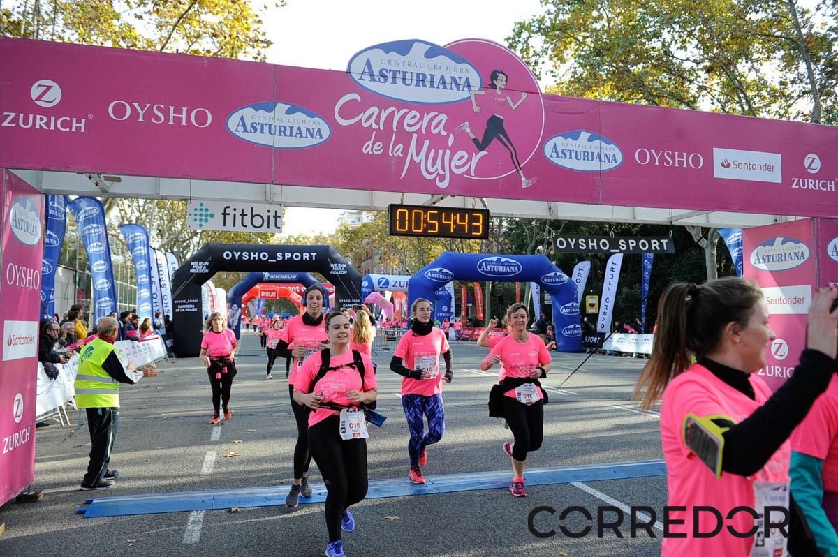 Llegada de la Carrera de la Mujer de Barcelona (ARCO IZQUIERDO 18)