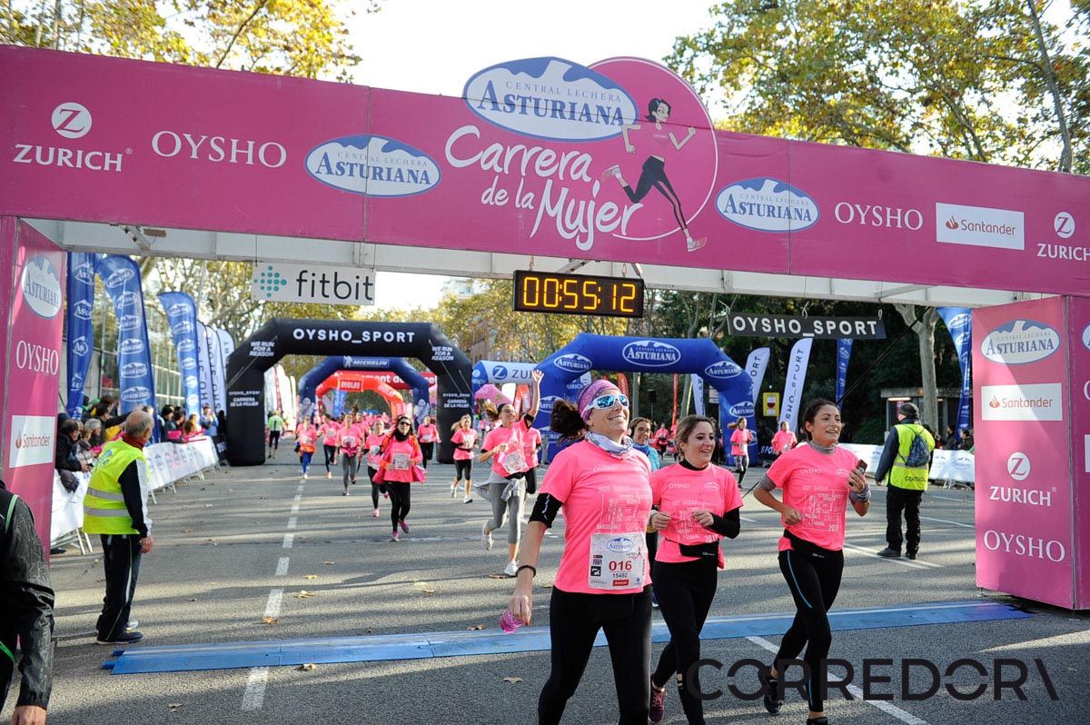 Llegada de la Carrera de la Mujer de Barcelona (ARCO IZQUIERDO 18)
