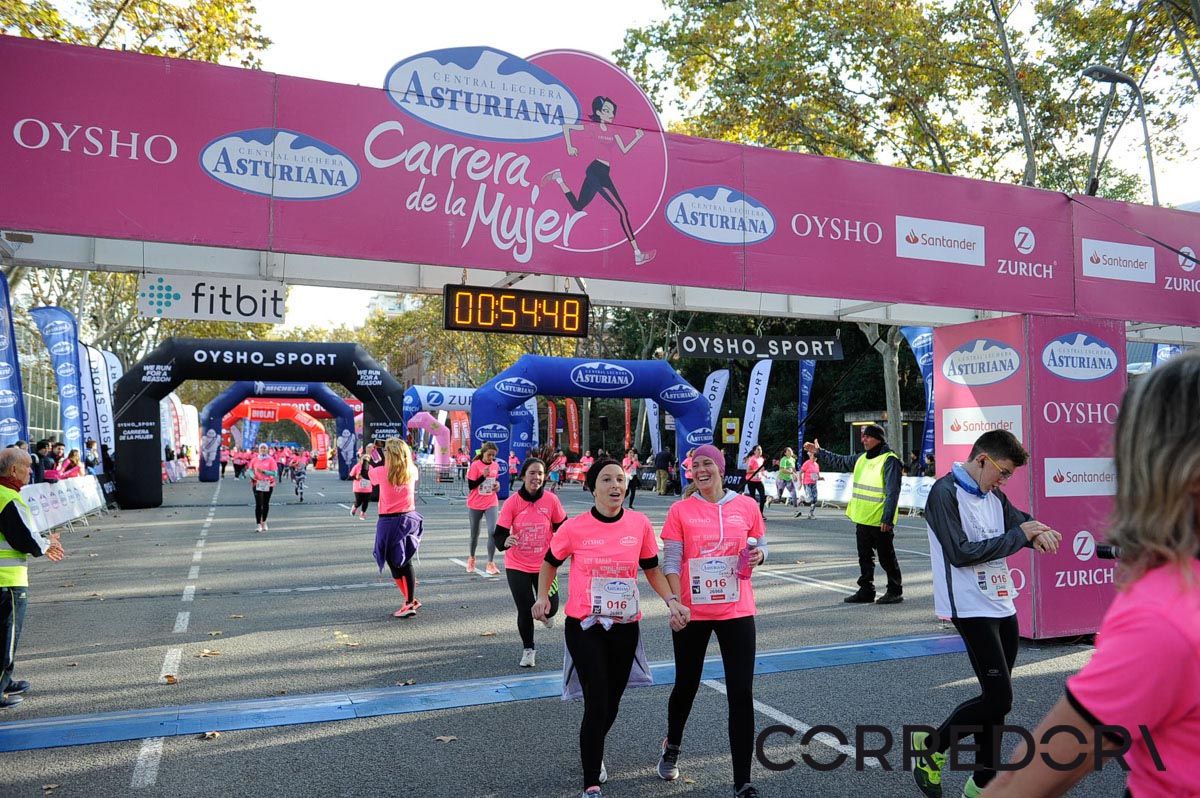 Llegada de la Carrera de la Mujer de Barcelona (ARCO IZQUIERDO 18)