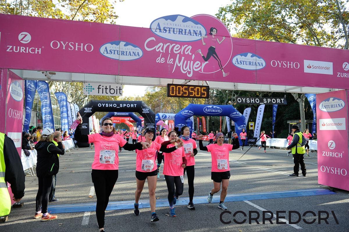Llegada de la Carrera de la Mujer de Barcelona (ARCO IZQUIERDO 18)