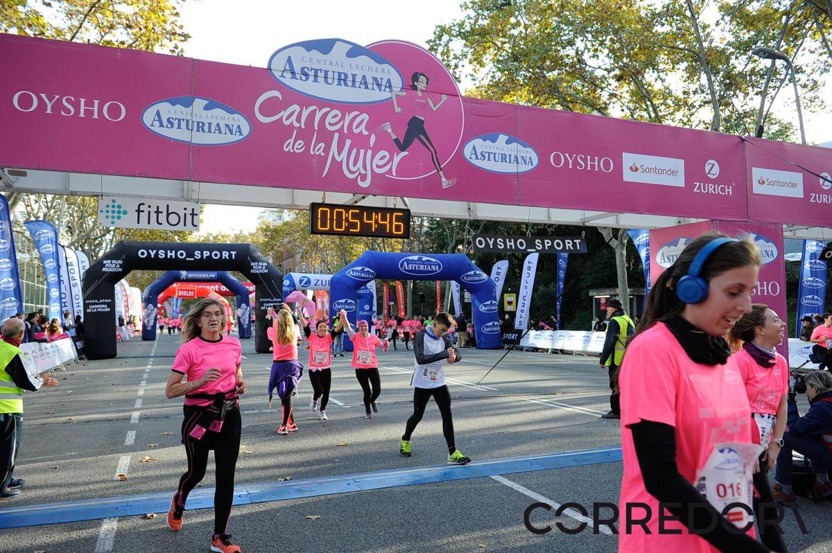 Llegada de la Carrera de la Mujer de Barcelona (ARCO IZQUIERDO 18)