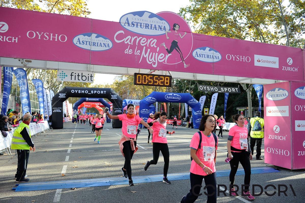 Llegada de la Carrera de la Mujer de Barcelona (ARCO IZQUIERDO 19)