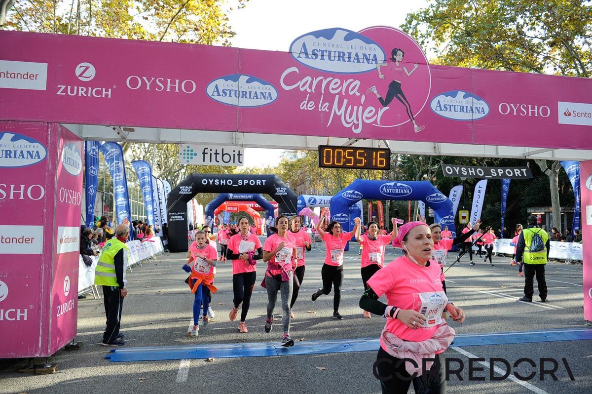 Llegada de la Carrera de la Mujer de Barcelona (ARCO IZQUIERDO 18)