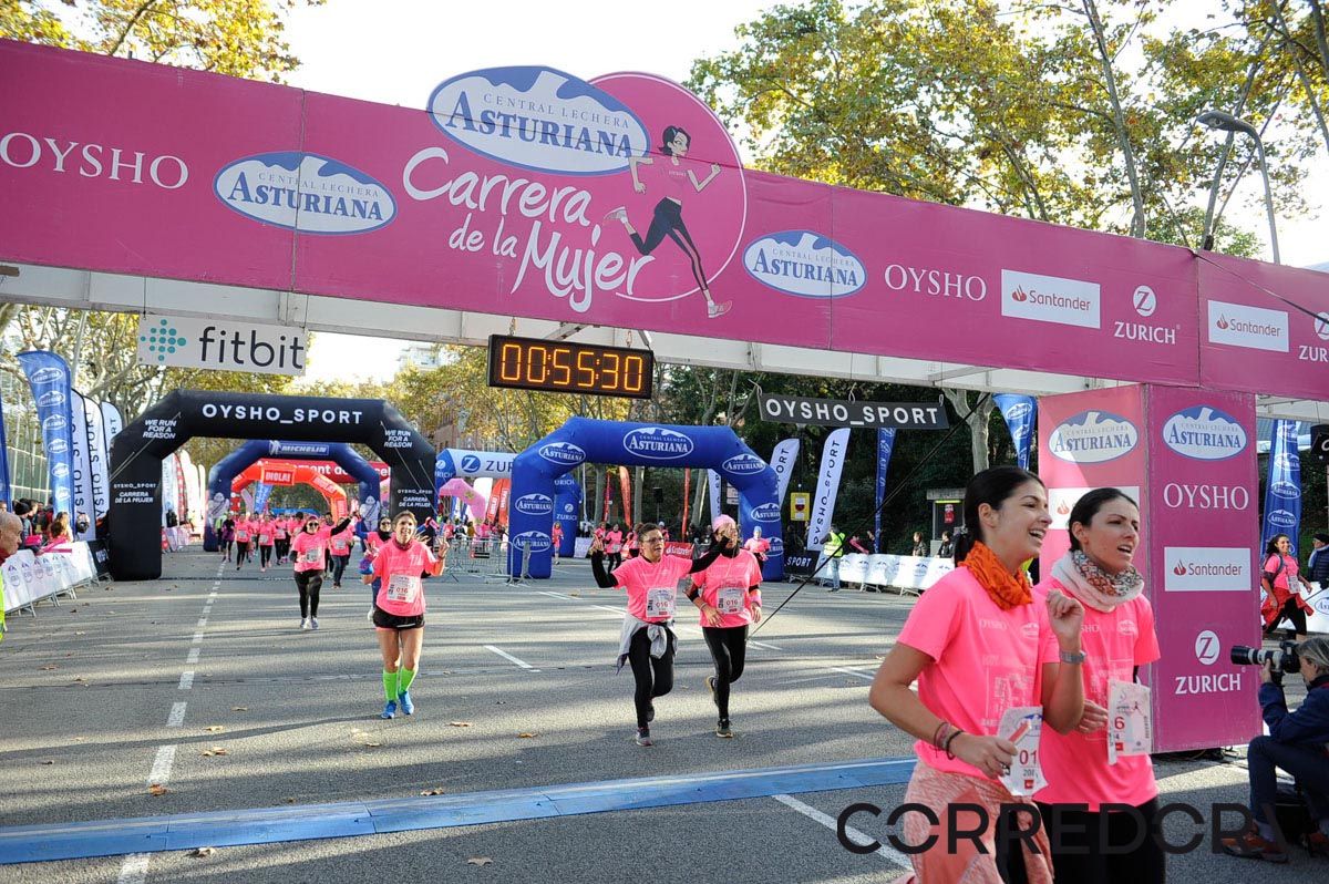 Llegada de la Carrera de la Mujer de Barcelona (ARCO IZQUIERDO 19)