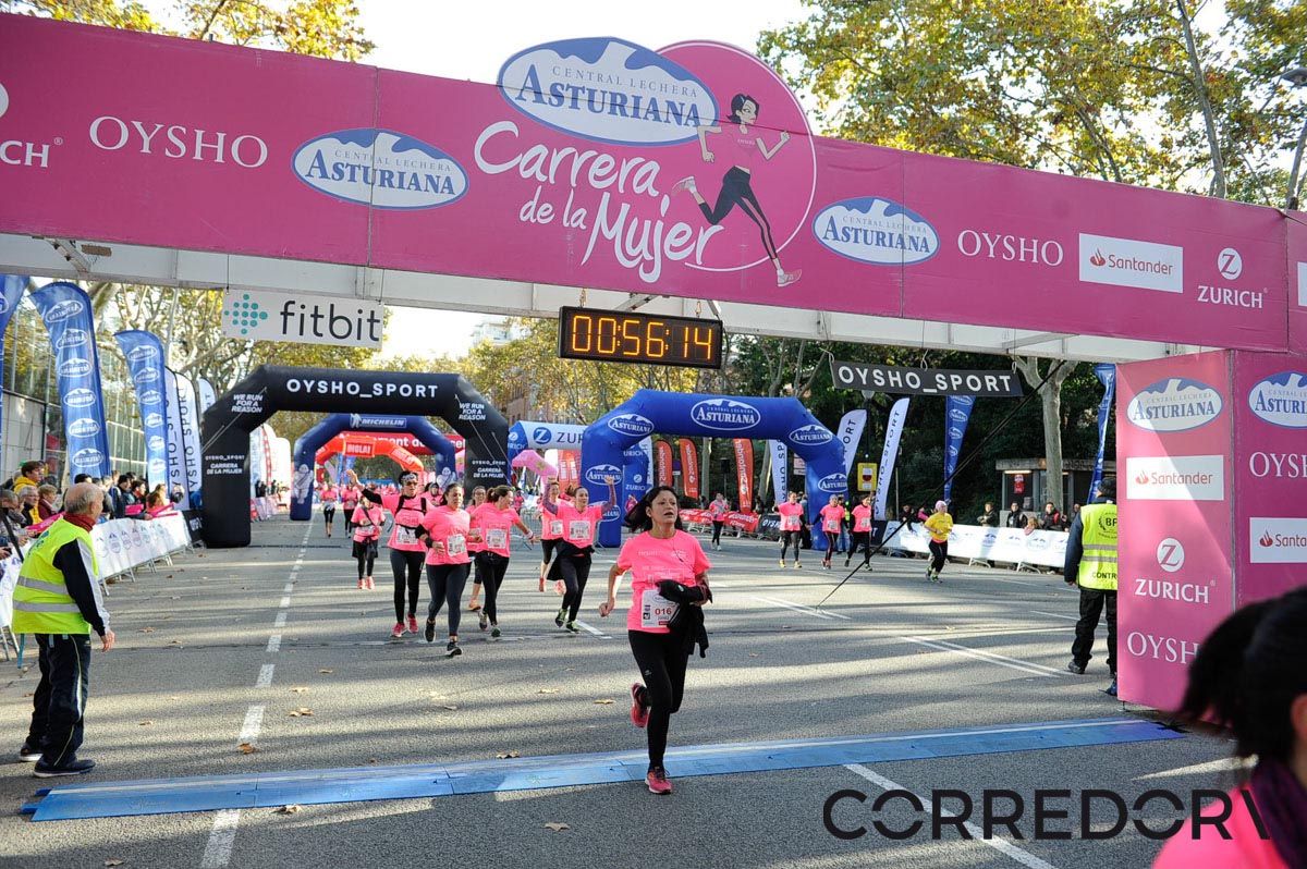 Llegada de la Carrera de la Mujer de Barcelona (ARCO IZQUIERDO 20)