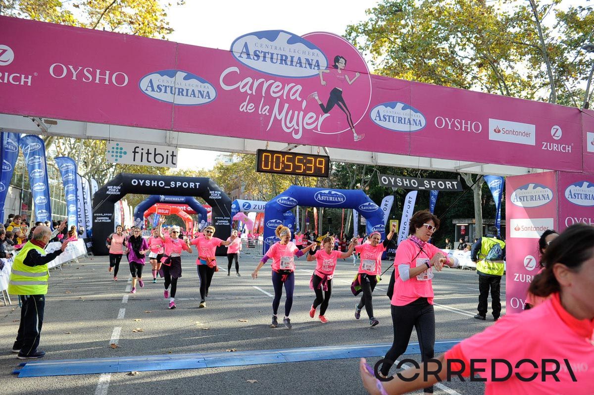 Llegada de la Carrera de la Mujer de Barcelona (ARCO IZQUIERDO 19)